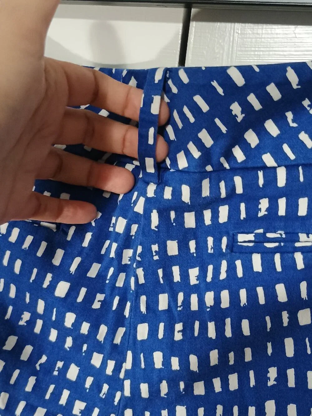 New York & Company Blue White Printed Shorts Size 16 Cuffed Hem Casual Summer